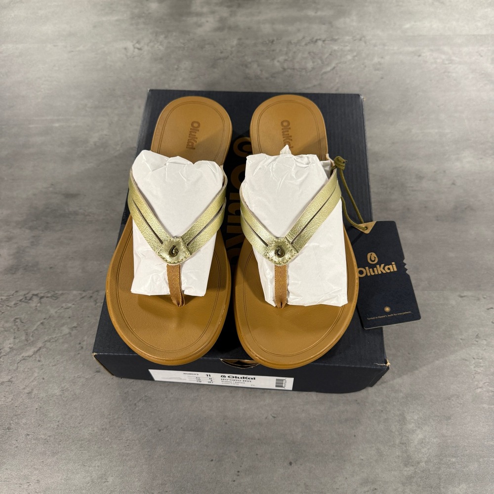 OluKai Sandals Womens 11 Ho'opio Hui Bubbly Sahara Gold Metallic Tan Leather $90